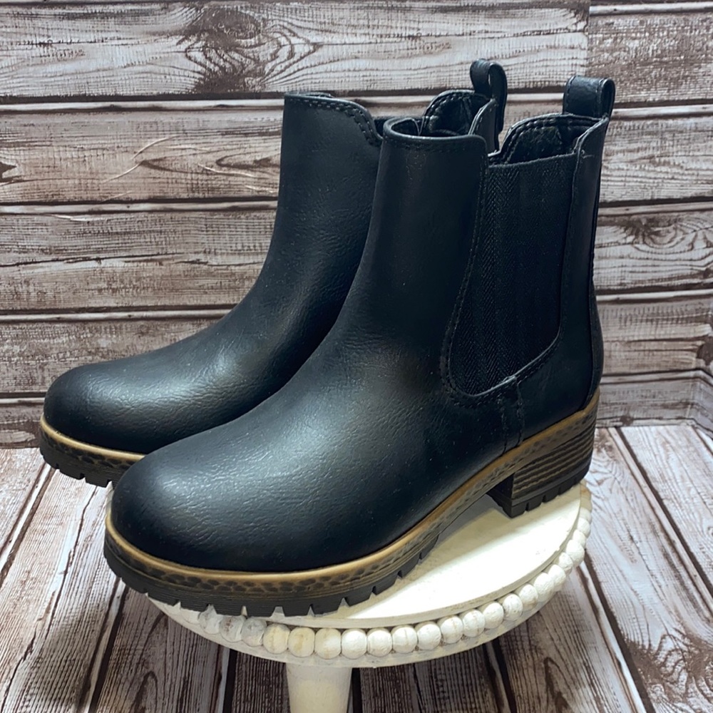 Maurice’s boots